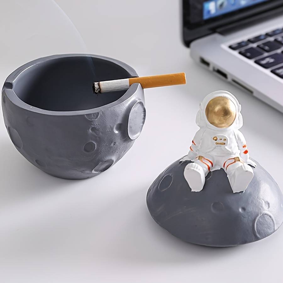 1pc Astronaut Decoration Ornament With Lid Featuring A Space-themed Resin Craft Suitable For Home