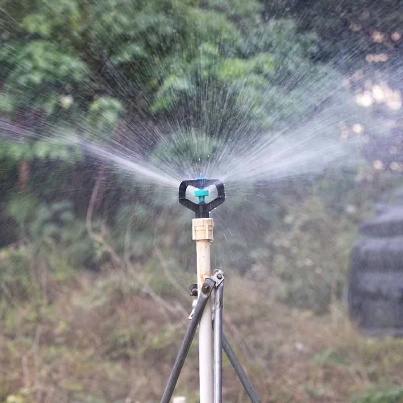 1Pc Garden Hose Nozzle Automatic Lawn Irrigation Sprinkler