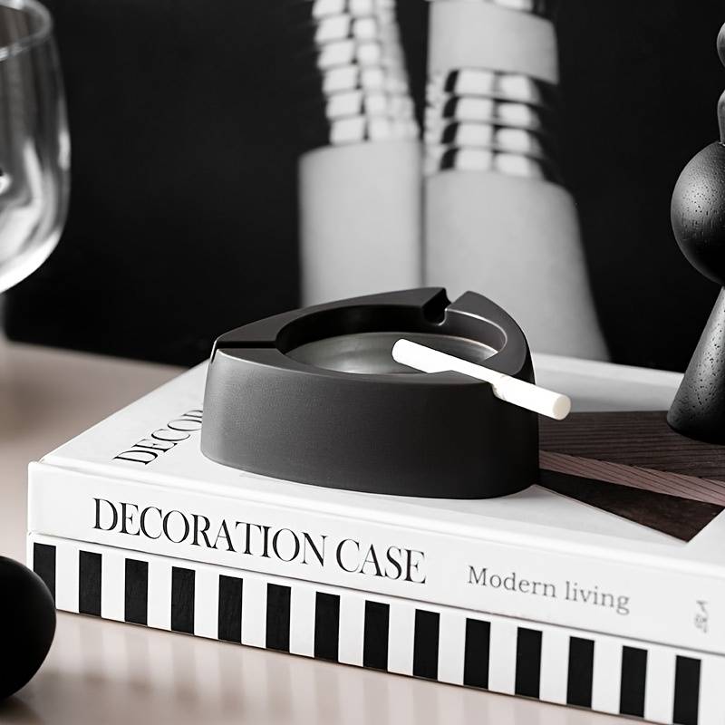 1pc Modern Stainless Steel Cigarette Ashtray Portable Anti-Tip Windproof Rustproof Dropproof