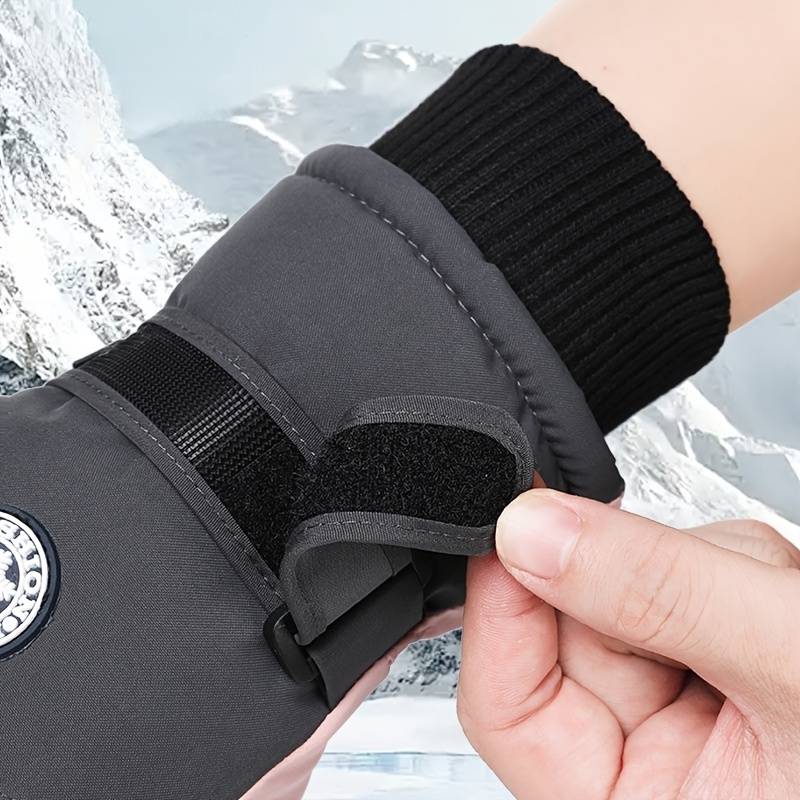 1 Pair Black And White Warm Gloves