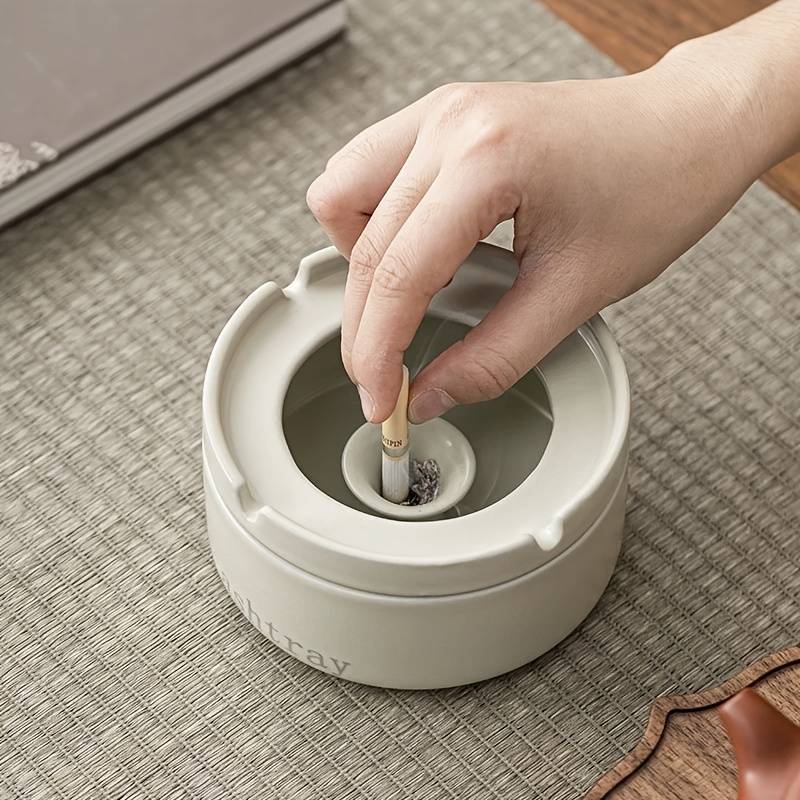 1pc Creative Ashtray European Simple Ashtray Ceramic Style Personality Living Room High-end Ornamen