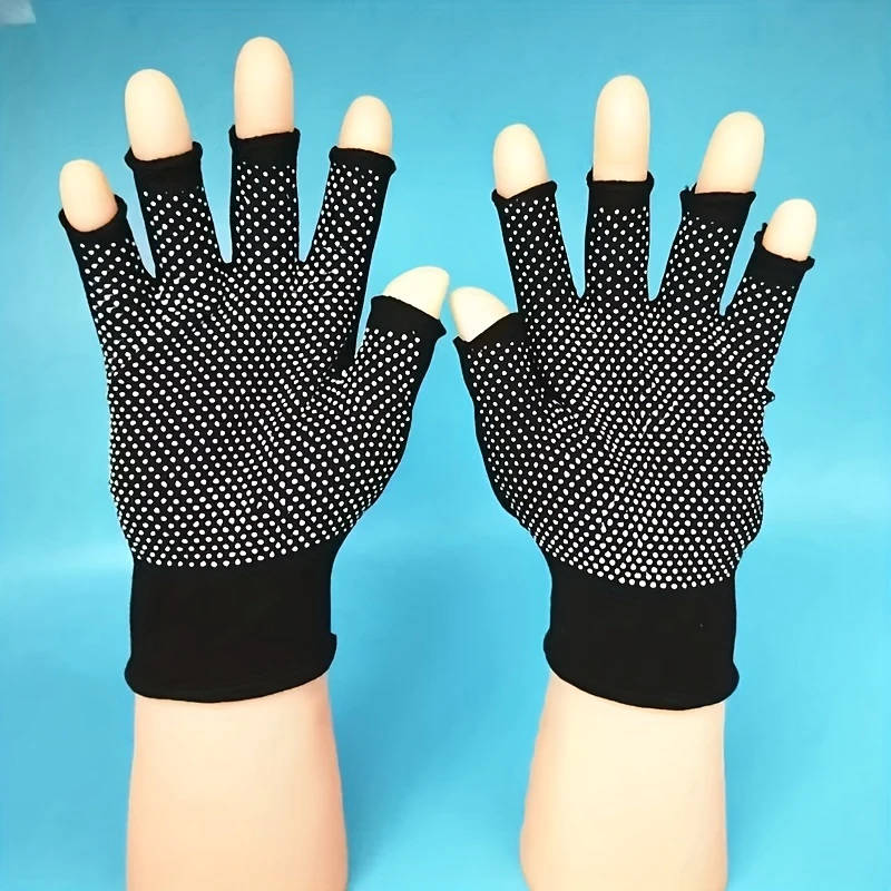 1Pair Breathable Half-Finger Sports Handwear with Anti-Slip Silicone Grip Polyamide Woven Fabric for