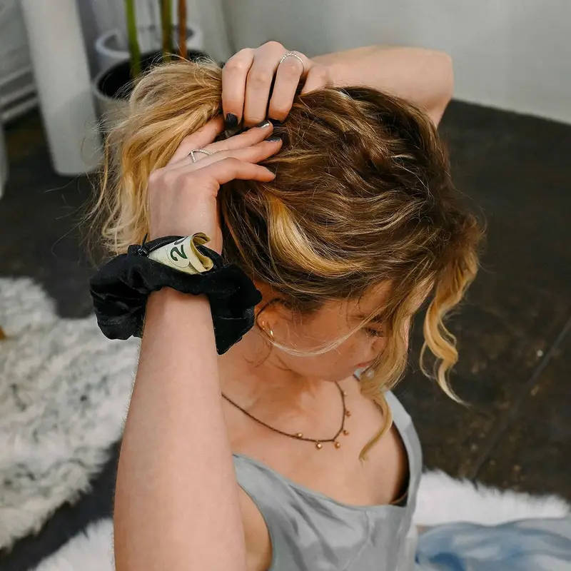 1pc Zipper Scrunchie Hair Tie with Secret Pocket