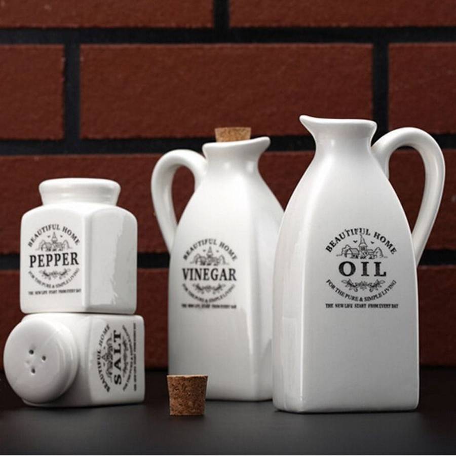 4pcs Ceramic Kitchen Storage Bottles with Cork Lids Rust-Proof Oil Spice Jars Vintage-Insp