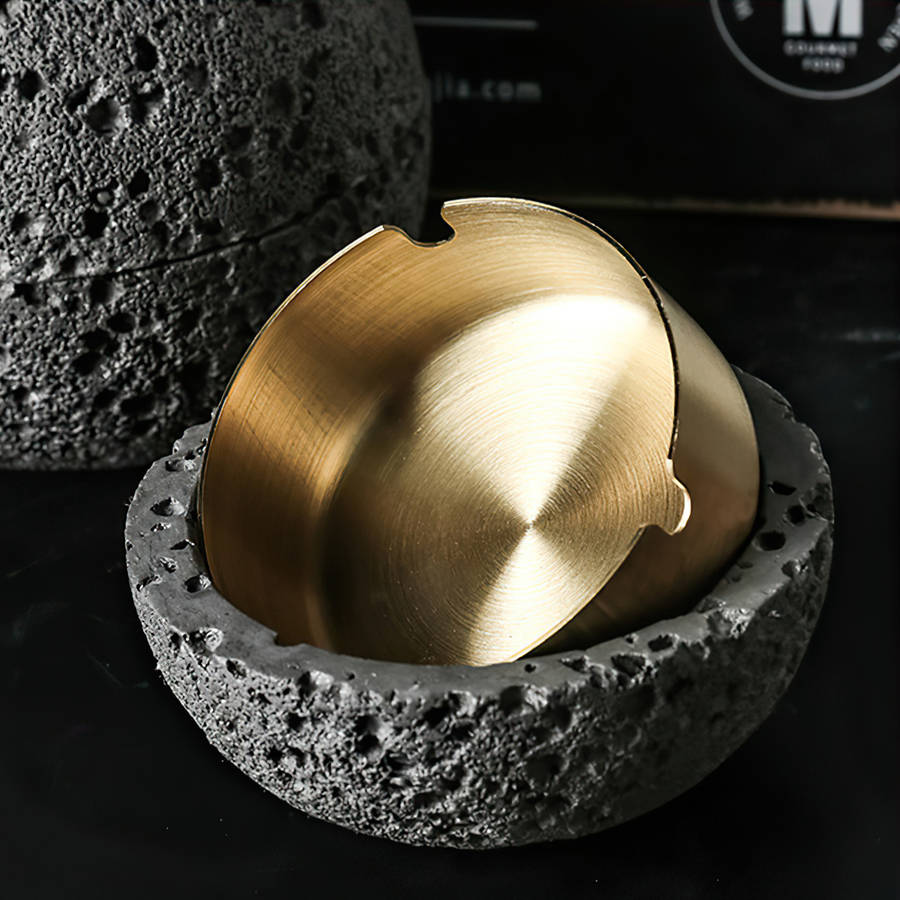 1pc Moon-Shaped Windproof Ashtray with Lid C Stylish Concrete Stainless Steel Design Golden