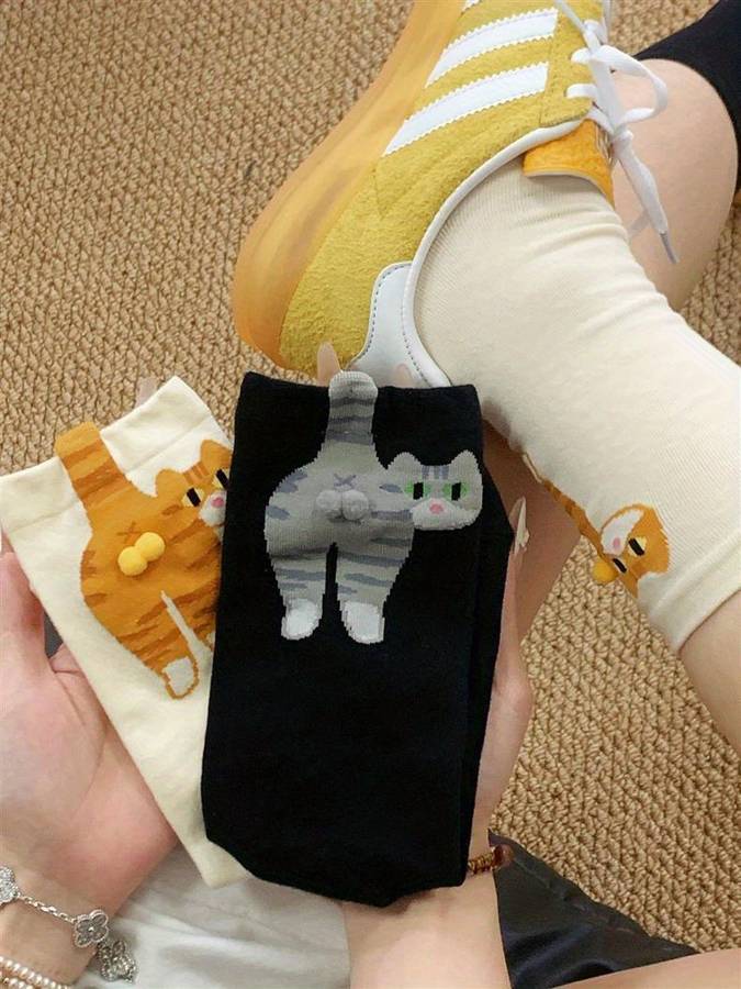 4 Pairs In Random Colors One Size High Elastic Socks