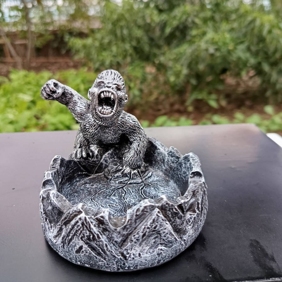 1pc Creative King Kong Domineering Gorilla King Returns Ashtray for Study Office Modern Trendy Orna