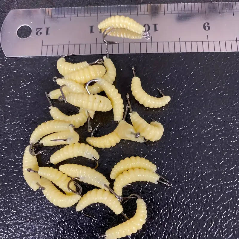 12 Piece Premium Rubber Worm Bait Set