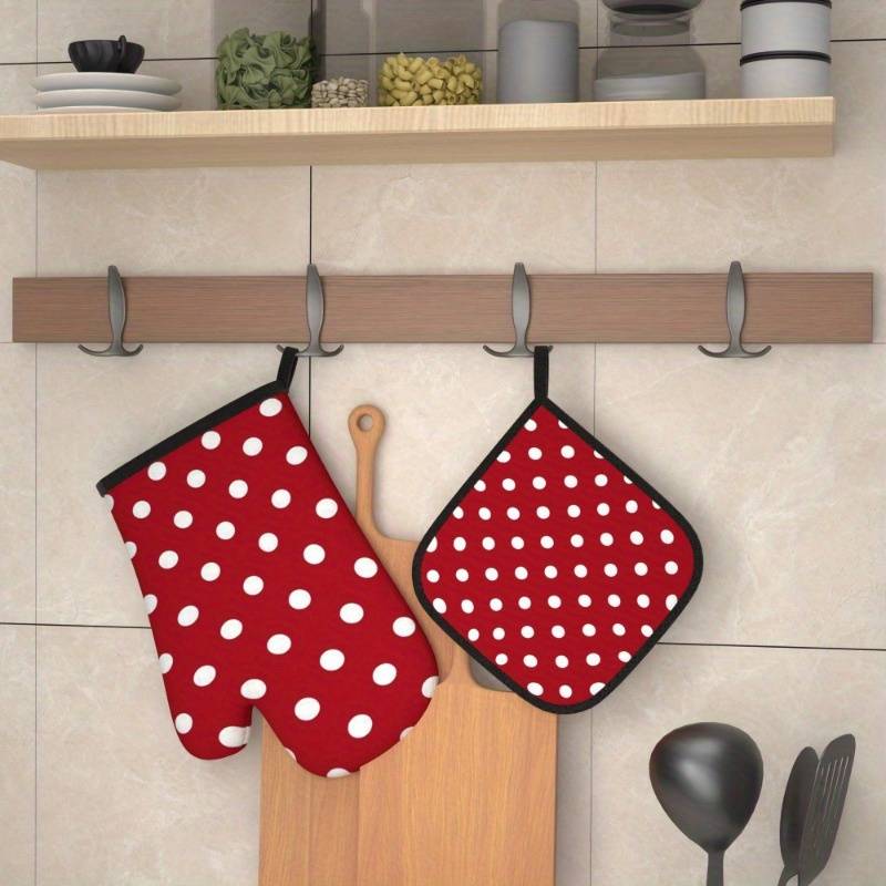 2pcs Chic Red White Polka Dot Oven Mitts 26.92x17.02 cm Heat Resistant Polyester Gloves fo