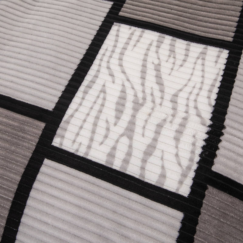 1ps Blanket Color Gray Grid size 39.3INx59IN 150CMx100CM