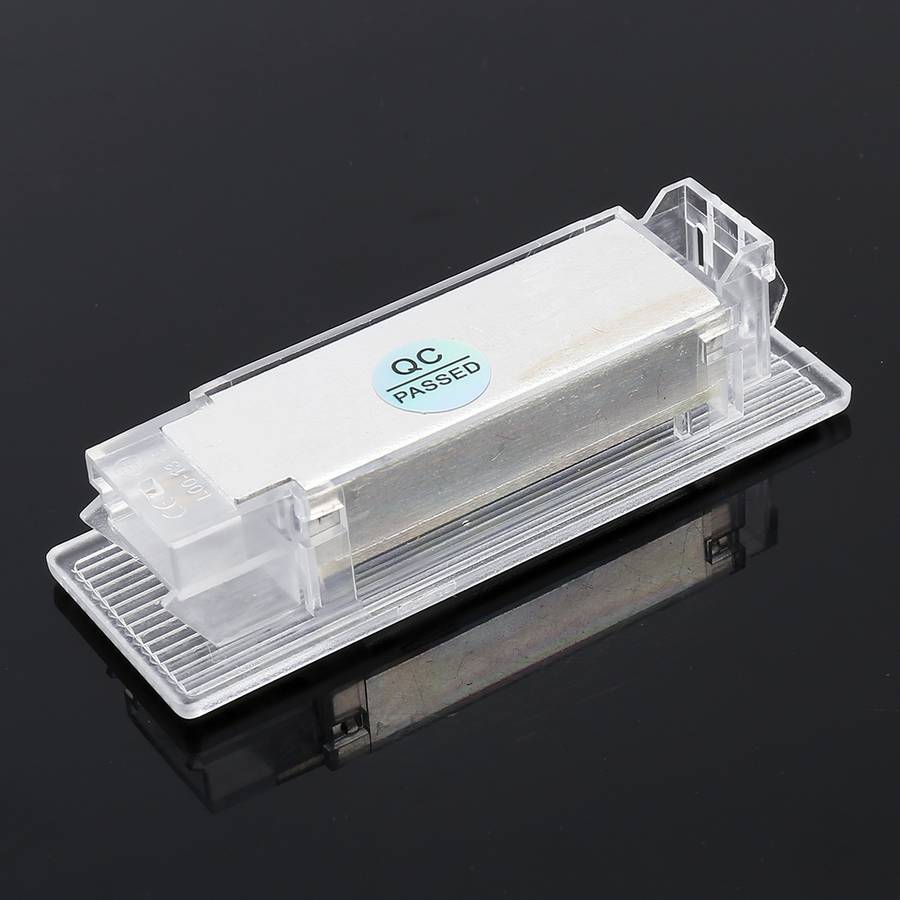 2 PCS LED Car DC 12V 1.5W 6000K 100LM Door Lights 18LEDs SMD-3014 Lamps for BMW F10(White Light)