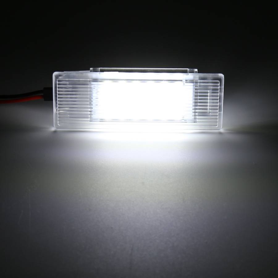 2 PCS LED Car DC 12V 1.5W 6000K 100LM Door Lights 18LEDs SMD-3014 Lamps for BMW F10(White Light)