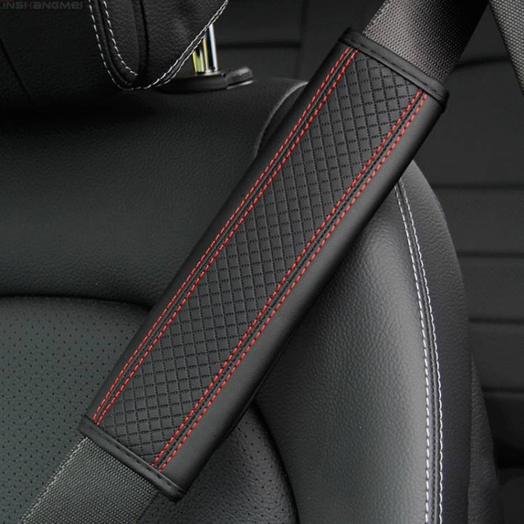 Fiber Leather Embossed Car Seat Belt Shoulder Cover Protector 6.5X23cm(Black Red)