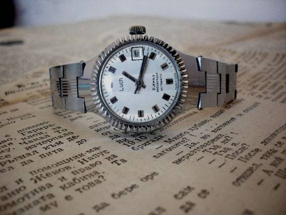 Vintage Women's Bracelet Watch, Ladie's Mechanical Wrist watch LUCH, date
