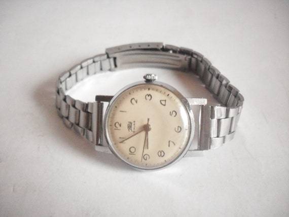 Vintage collectable Soviet Zaria 15 rubis watch, hand winding, Working