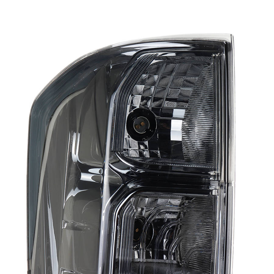 Car Tail Light Brake Lamp For Nissan Navara NP300 15+/Frontier 18+ Tekna Adventura