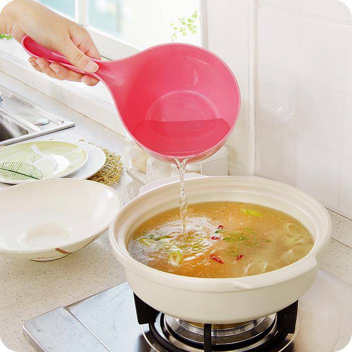 New Plastic Ladle Long Handle Spoon Water Kitchen Bathroom Cooking Tools