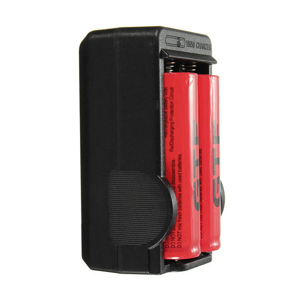 New 1x Double Charger 18650 + 2x 18650 Rechargeable Batteries / Double Charger + Batteries