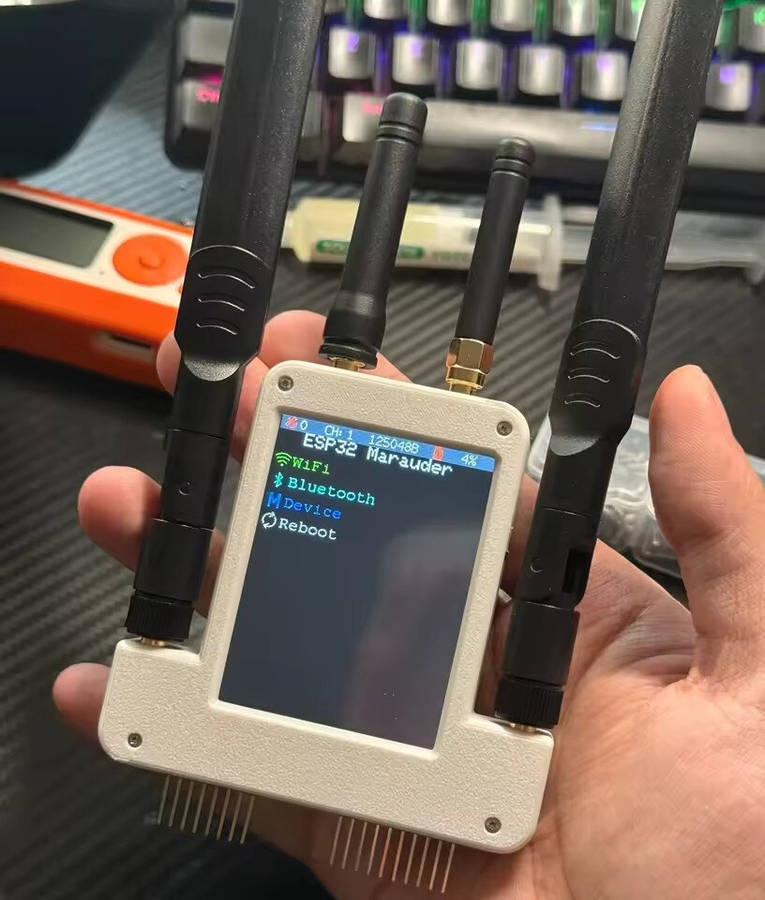 With Shell - 4 in 1 Expansion Board 433M RF +ESP32S2 + GPS + 2.8 inch Screen Module with 4pcs Antenn