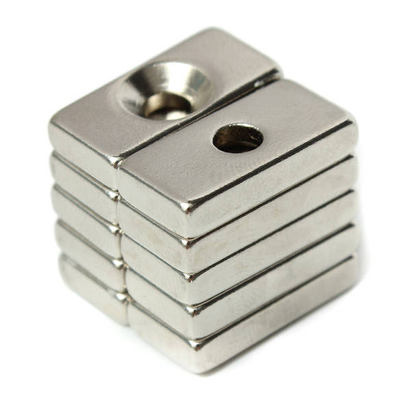 N52 20x10x4mm Strong Magnets 4mm Hole