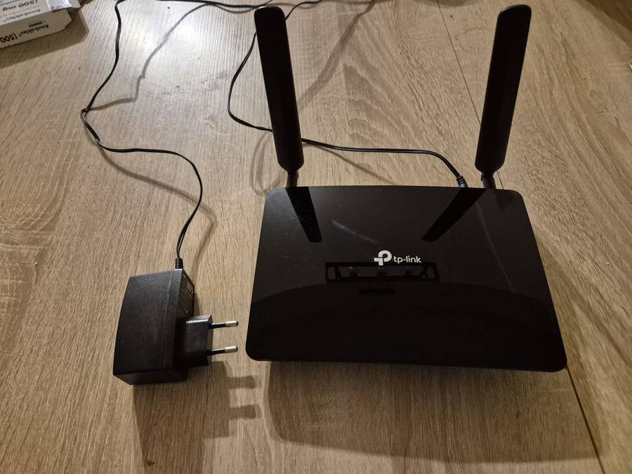 TP-LINK Archer MR600 4G+ Advance Cat6 AC1200 Wireless Dual Band Gigabit Router (take a sim)