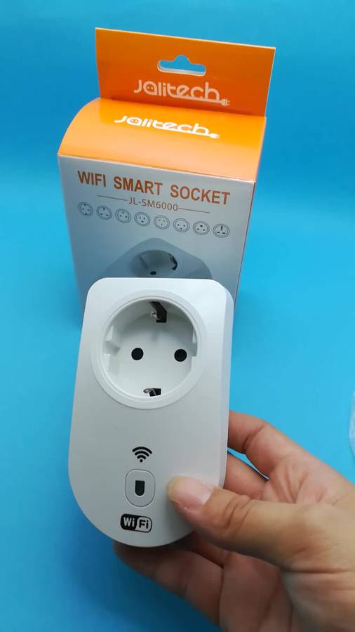 Wifi Smart Socket compatible with IOS and Android - control your appliances and lights via free App