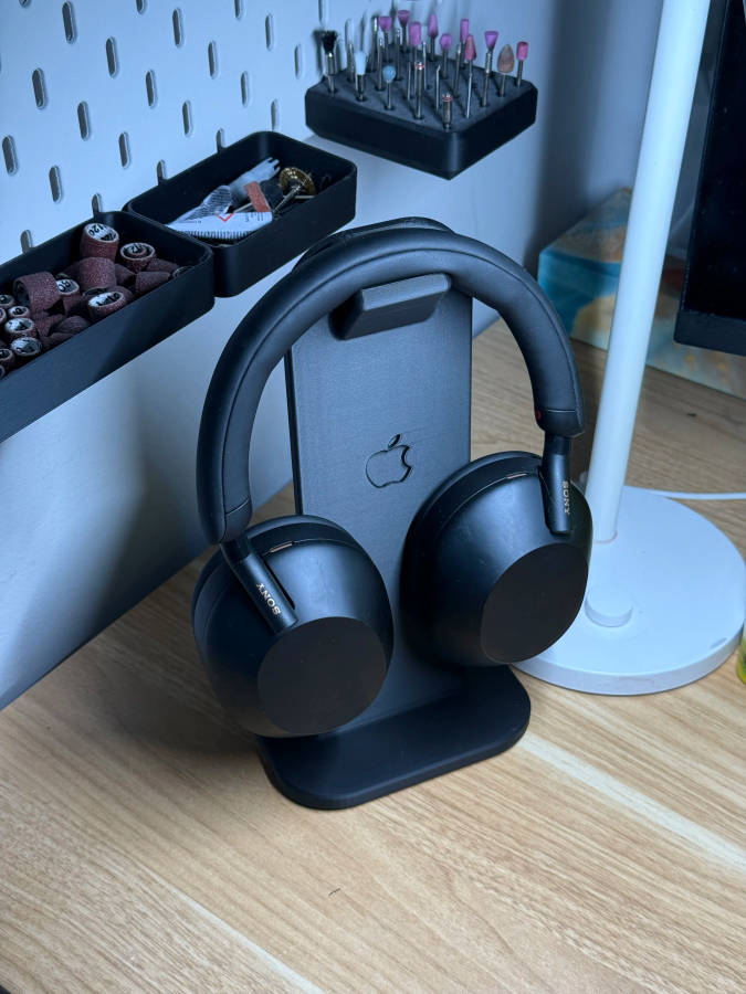 Minimalist Headphone Stand