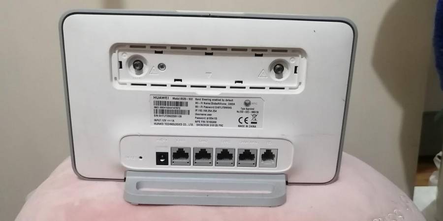 Latest Huawei 4G Router 3 Pro model B535-932 (It take a SIM CARD) up 64 users