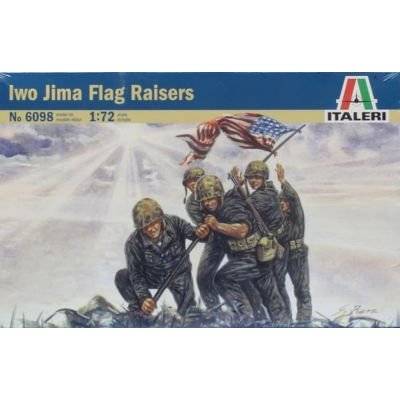 Italeri IWO JIMA Flag Raisers (1:72)