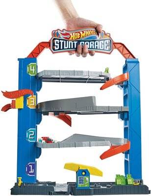Hot Wheels City Stunt Garage Play Set Picture 3