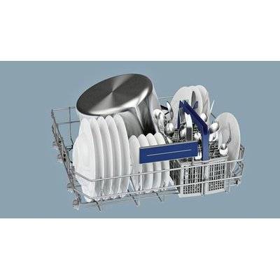 Siemens iQ300 Fully Integrated Dishwasher Picture 5
