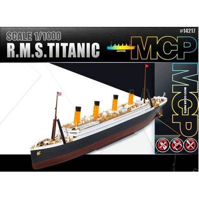 Academy RMS Titanic Model Kit (1:1000)