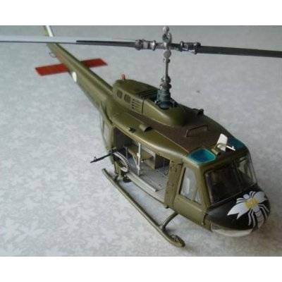 Italeri UH-1D Slick (1:72)