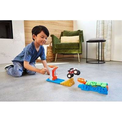 Hot Wheels Monster Trucks Launch and Bash Car-Splosion Play Set