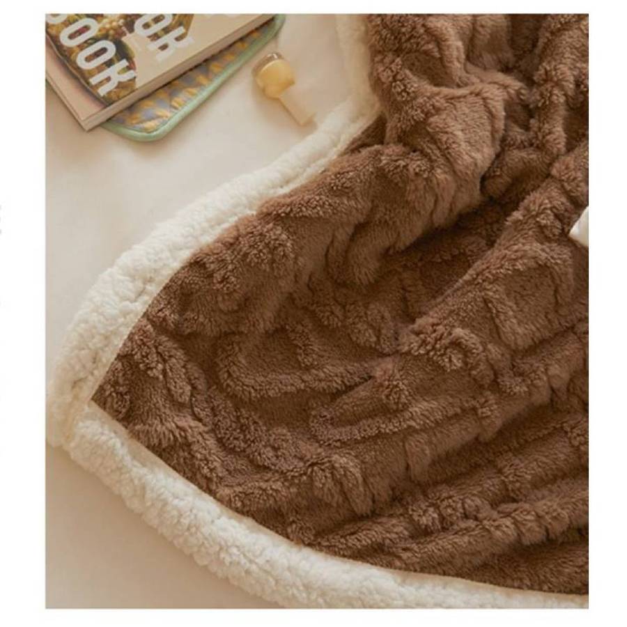 Polyester Geometric Fleece Blanket (all season) - Brown