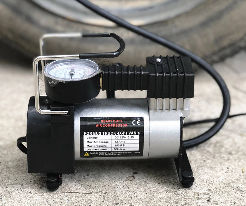 Tyre repair 4x4 Air Compressor (12v)
