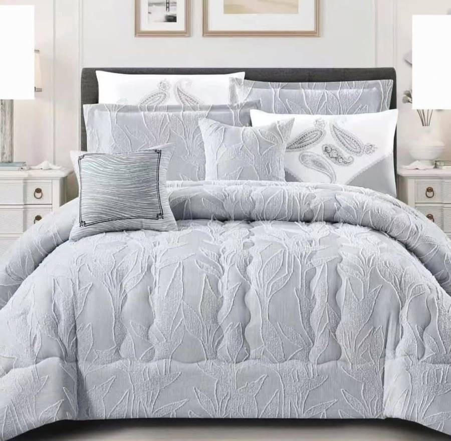 7 Piece Comforter Set With 2 Cushions - King Size - Grey