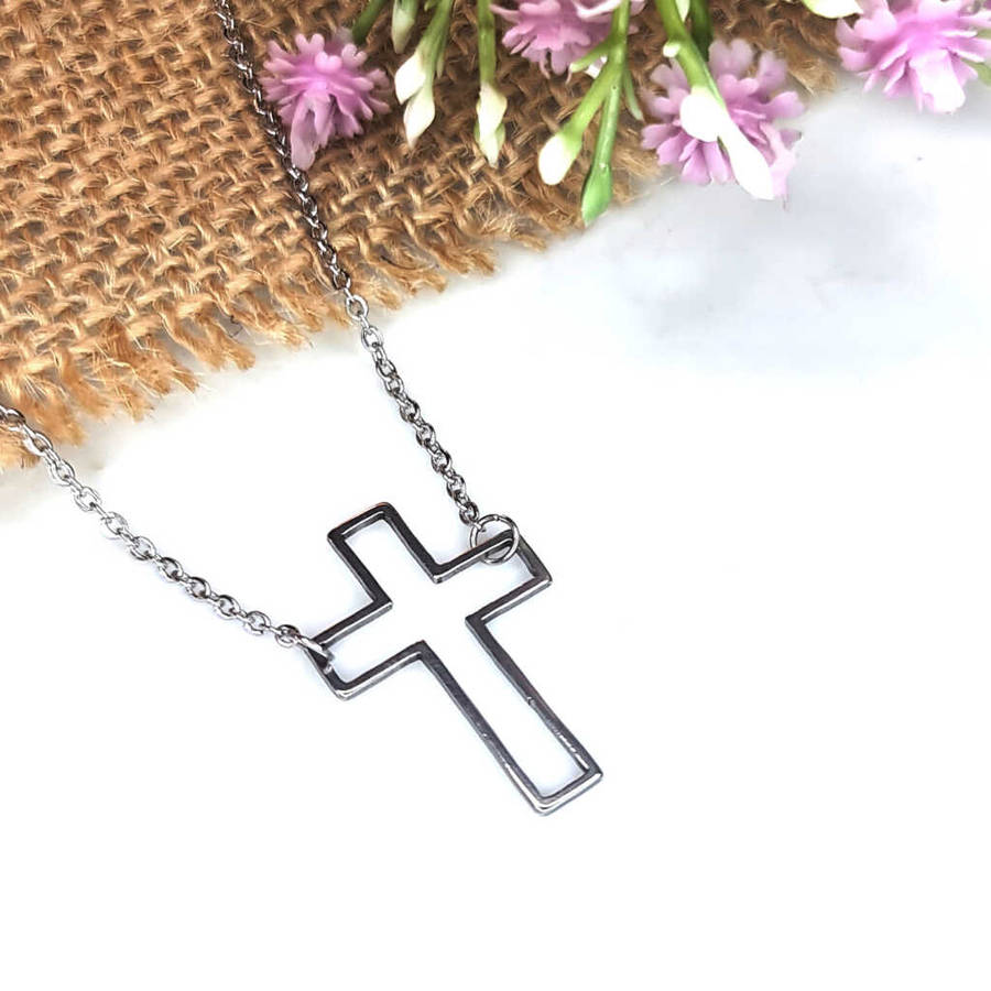 CROSS CUTOUT NECKLACE