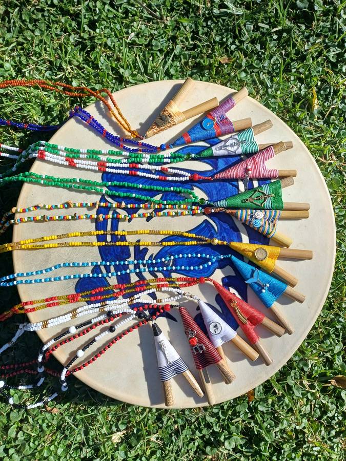 Rapé Kuripes made from Bamboo with a beaded necklace