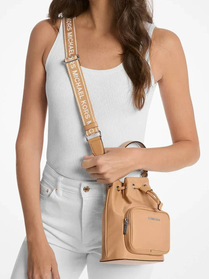 Michael Kors Bucket Bag PNT