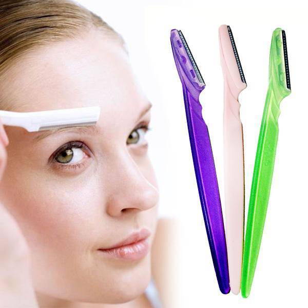 Macro Eyebrow Razor