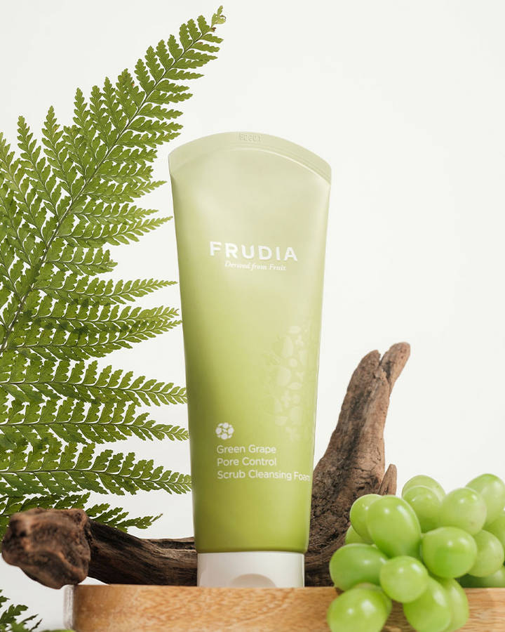 Frudia Green Grape Pore Control Scrub Cleansing Foam