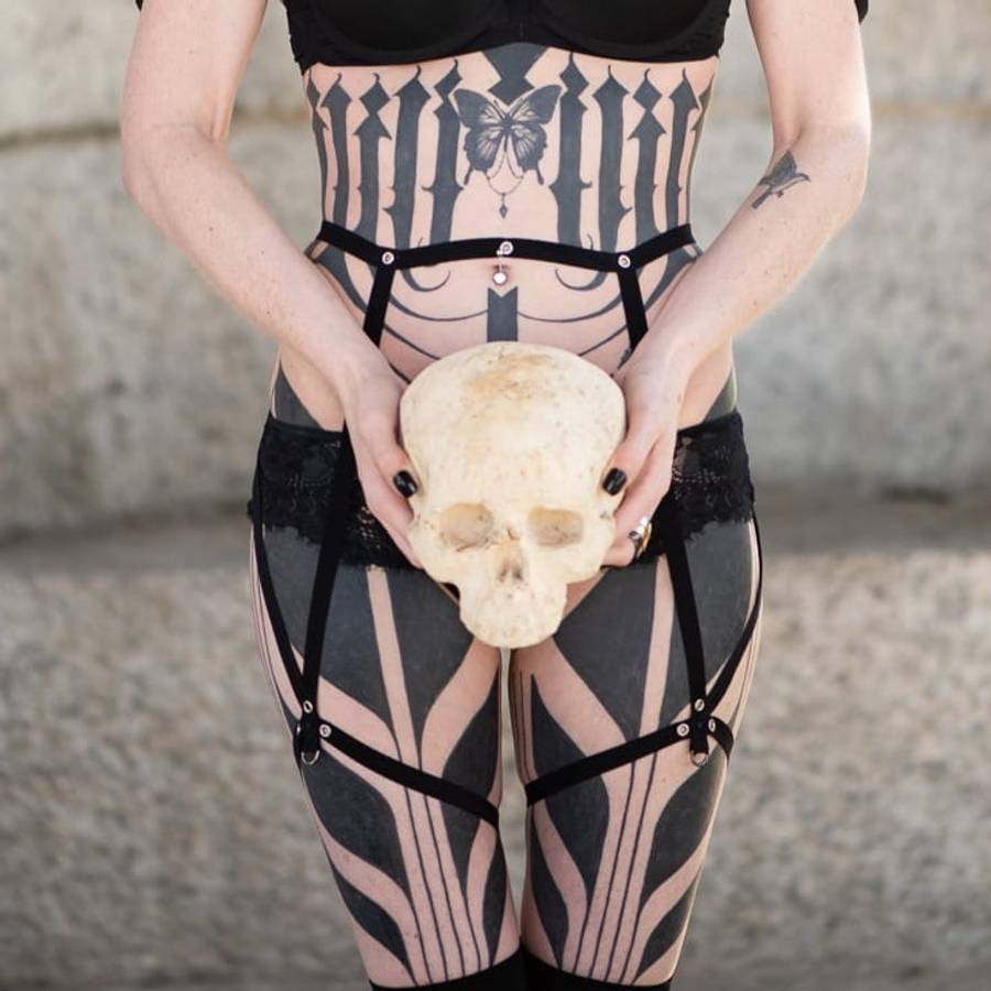 Phase suspender garter belt