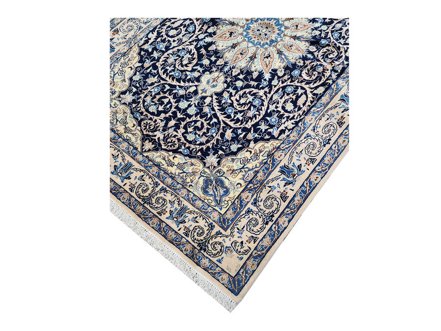 Gorgeous Fine Nain Persian Carpet 195 x 123 CM