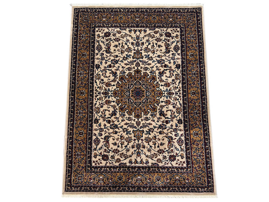 Beautiful Cream Kashan Carpet 170 x 120 cm