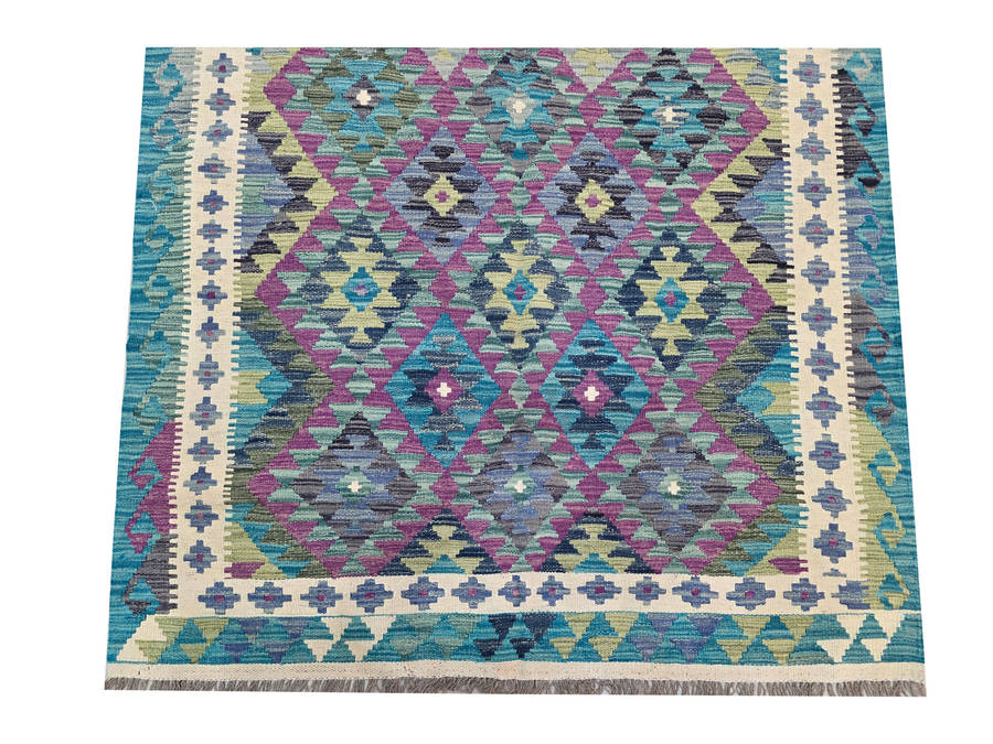 Gorgeous Handmade woolen Kilim Rug  208 x 142cm