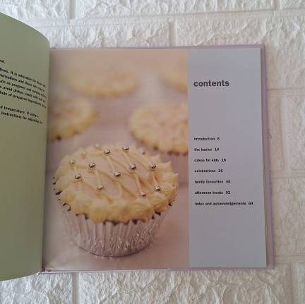 Cupcakes  - Joanna Farrow