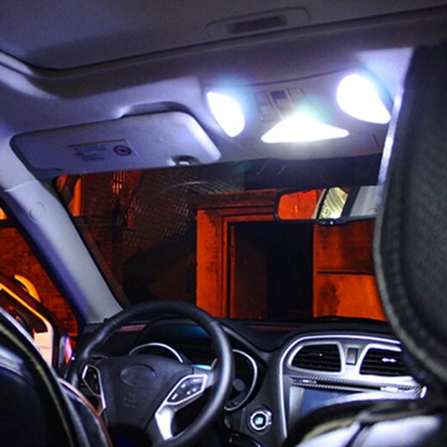 2 PCS 31mm DC12V / 2.5W / 6000K / 170LM 6LEDs SMD-3030 Car Reading Lamp Dome Light