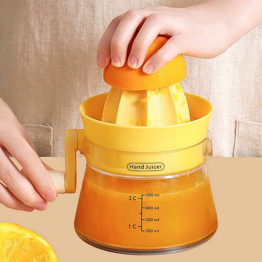 Hand-Cranked Manual Squeezer