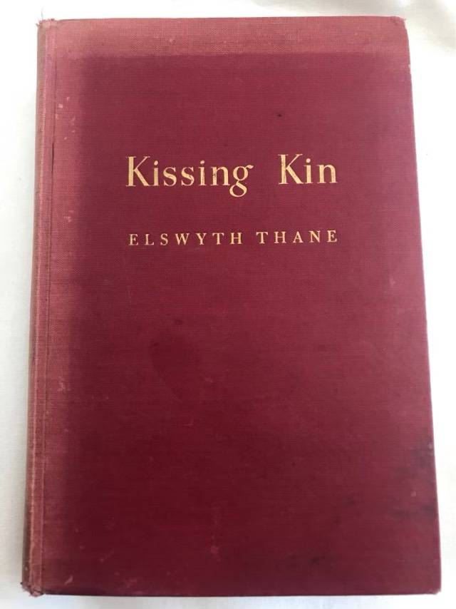 Kissing Kin - Elswyth Thane